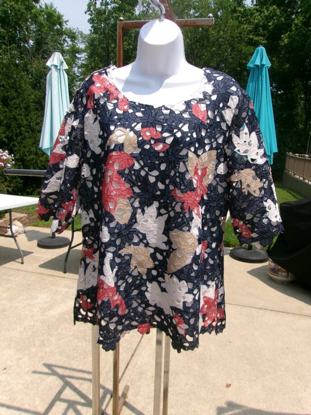 CHRISTOPHER BANKS NAVY LACE LEAF TOP XL